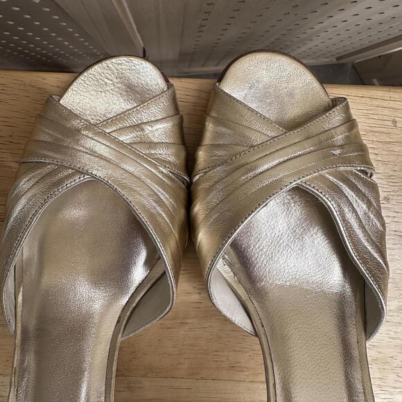 Stuart Weitzman Gold Heels Open toed Pump Sz 9 - Picture 8 of 9